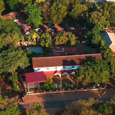 Keys Hotel Moshi Luaran gambar