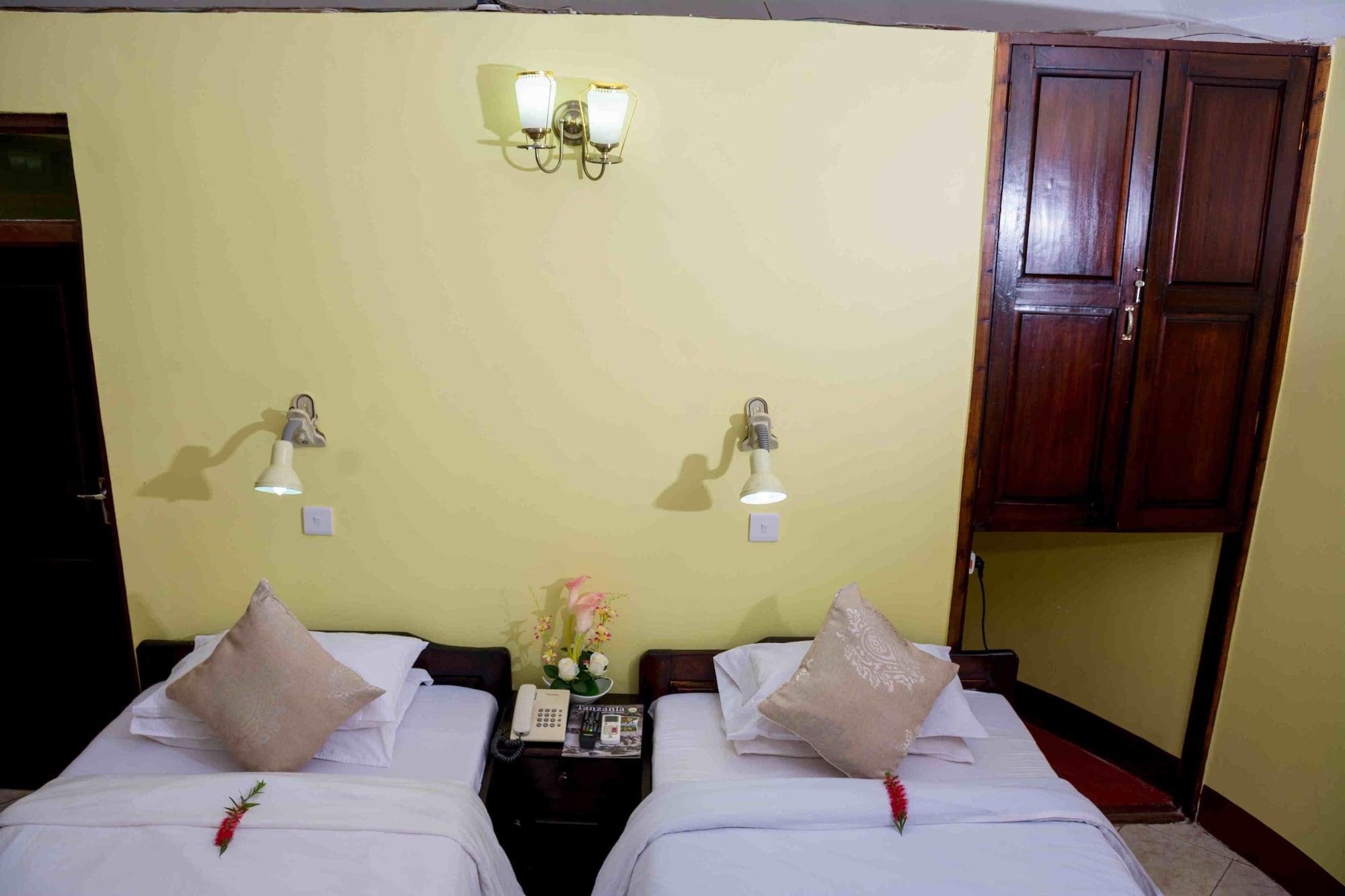 Keys Hotel Moshi Luaran gambar