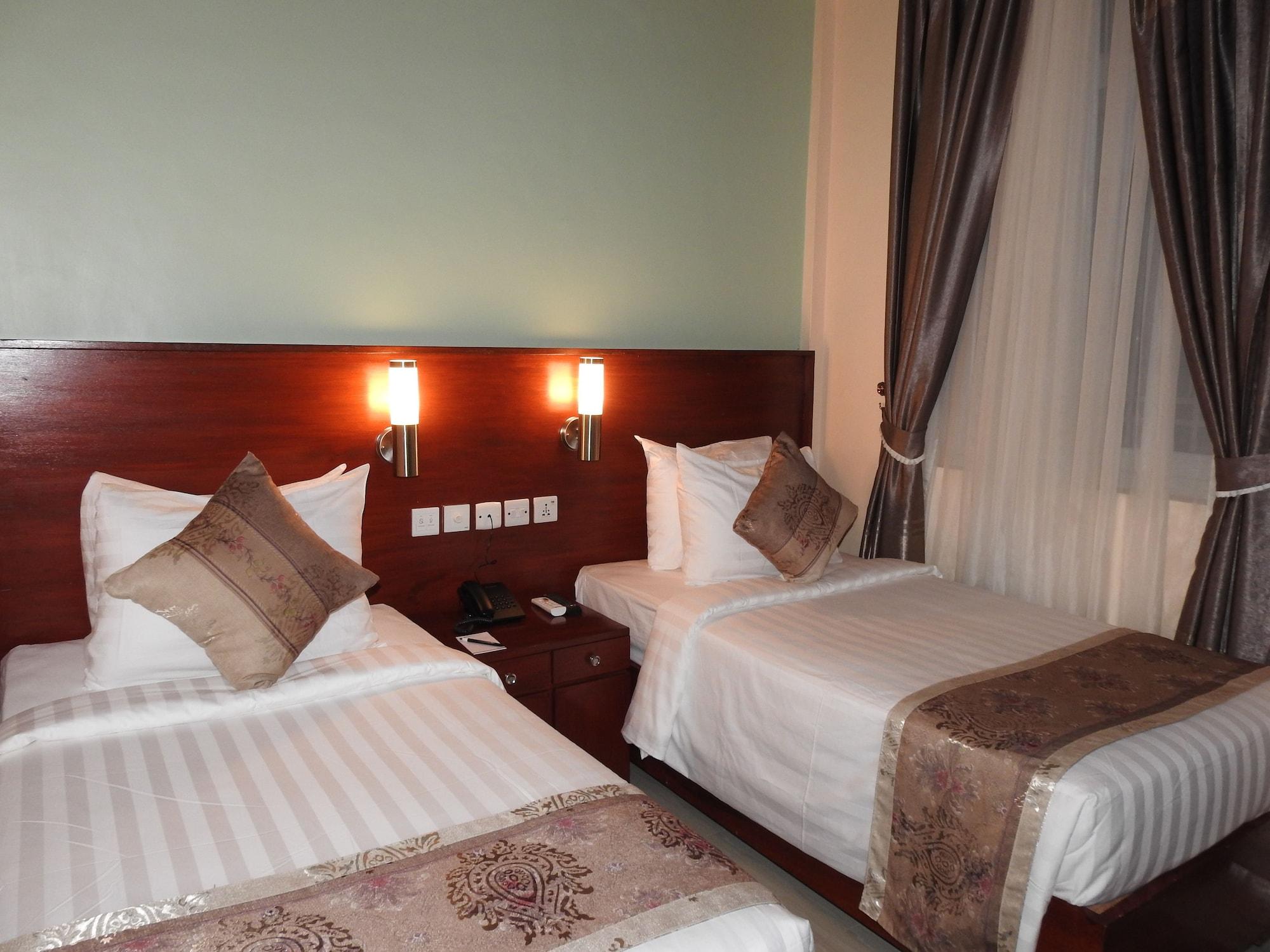 Keys Hotel Moshi Luaran gambar