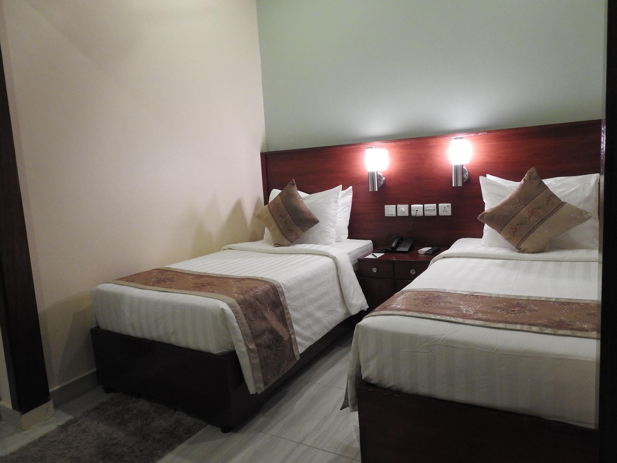 Keys Hotel Moshi Luaran gambar