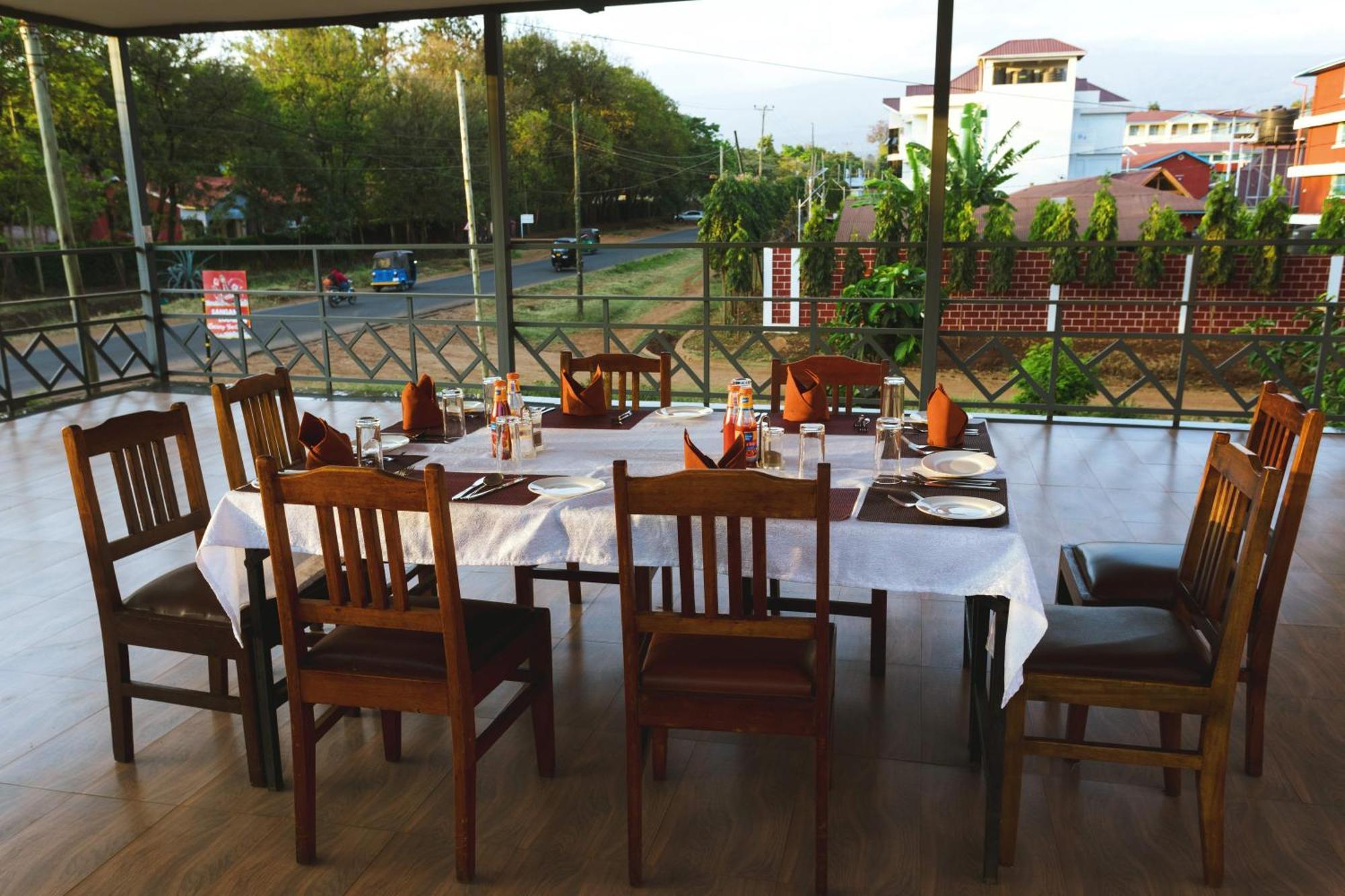 Keys Hotel Moshi Luaran gambar
