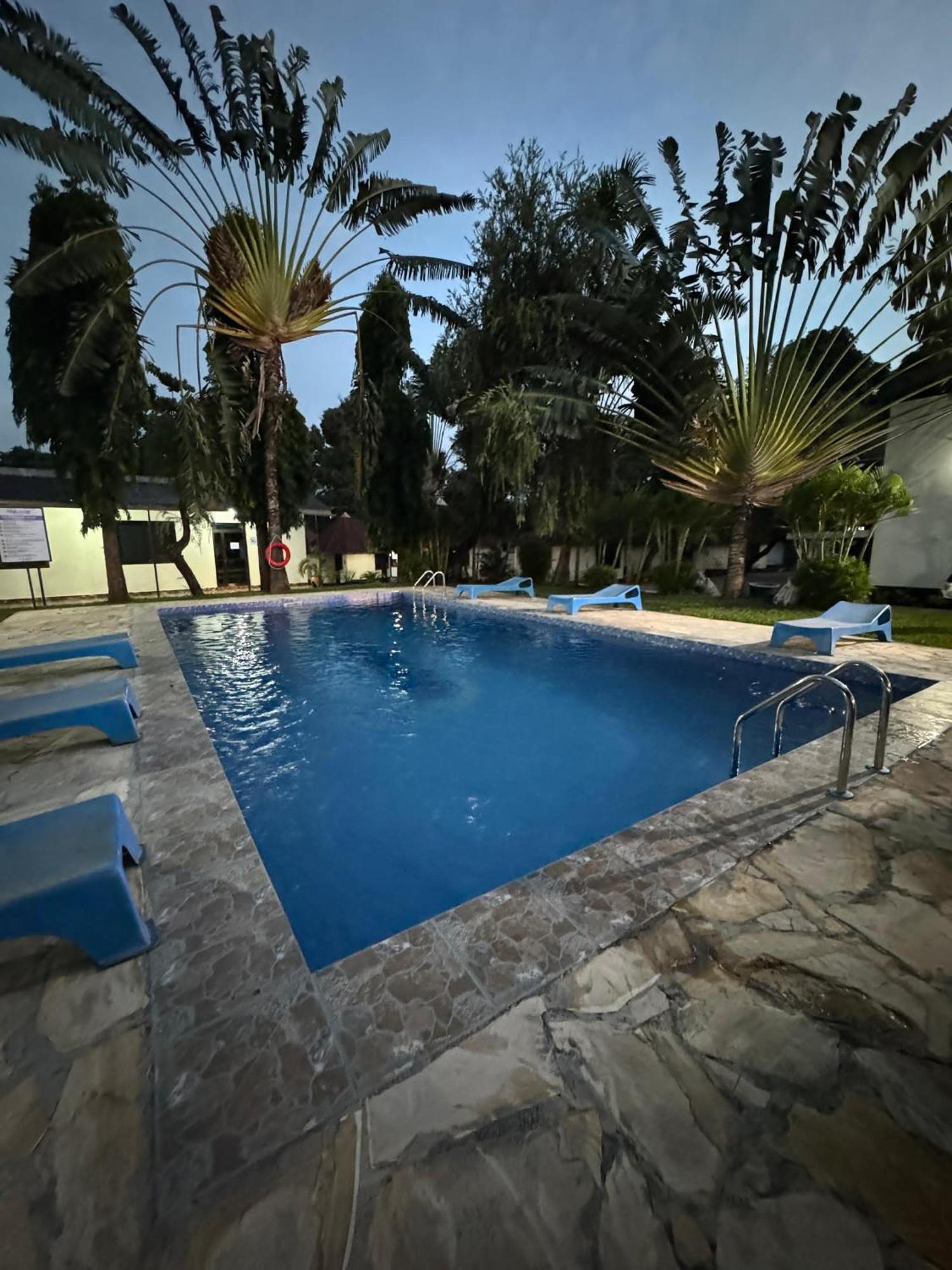 Keys Hotel Moshi Luaran gambar
