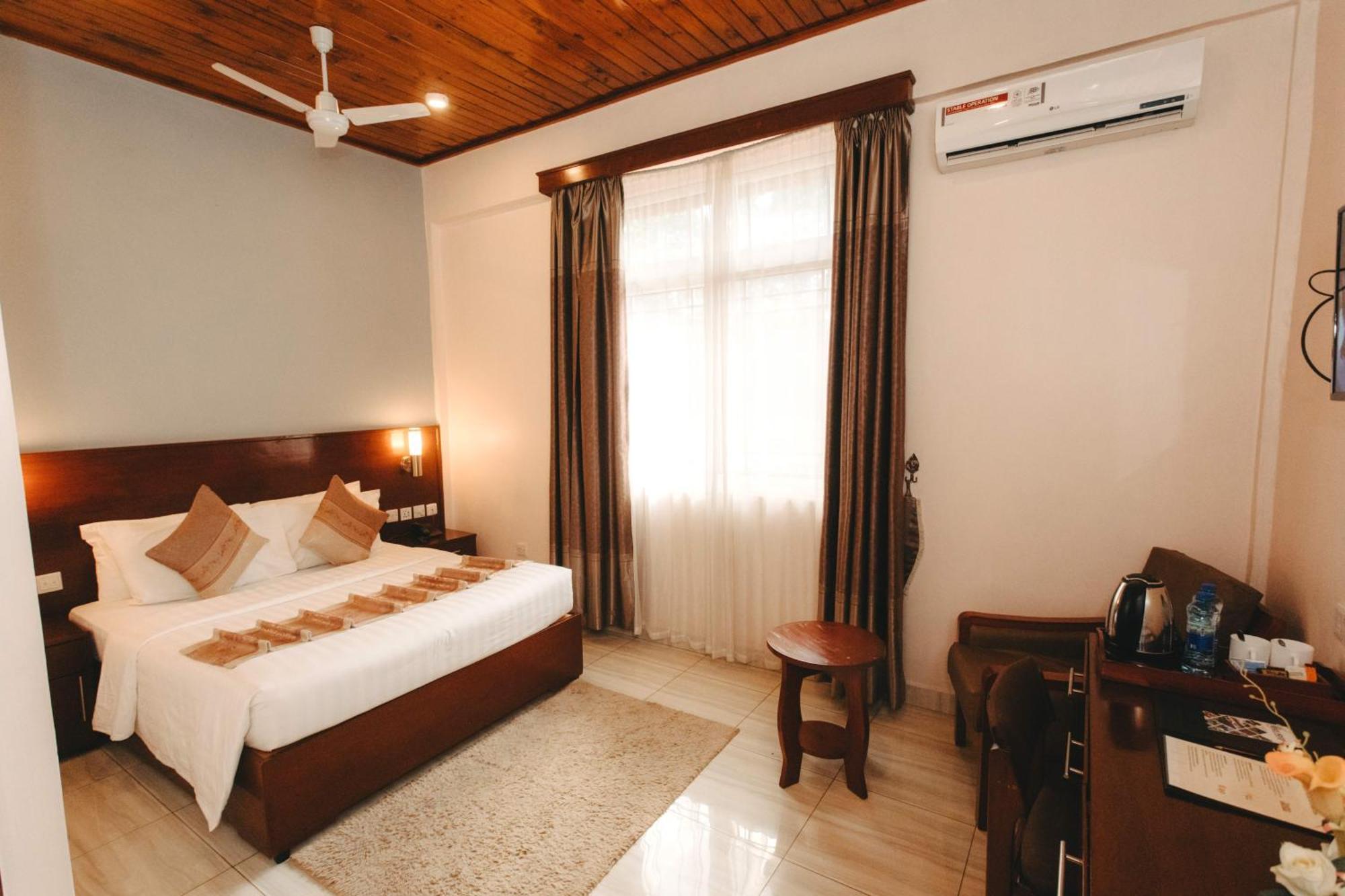 Keys Hotel Moshi Luaran gambar