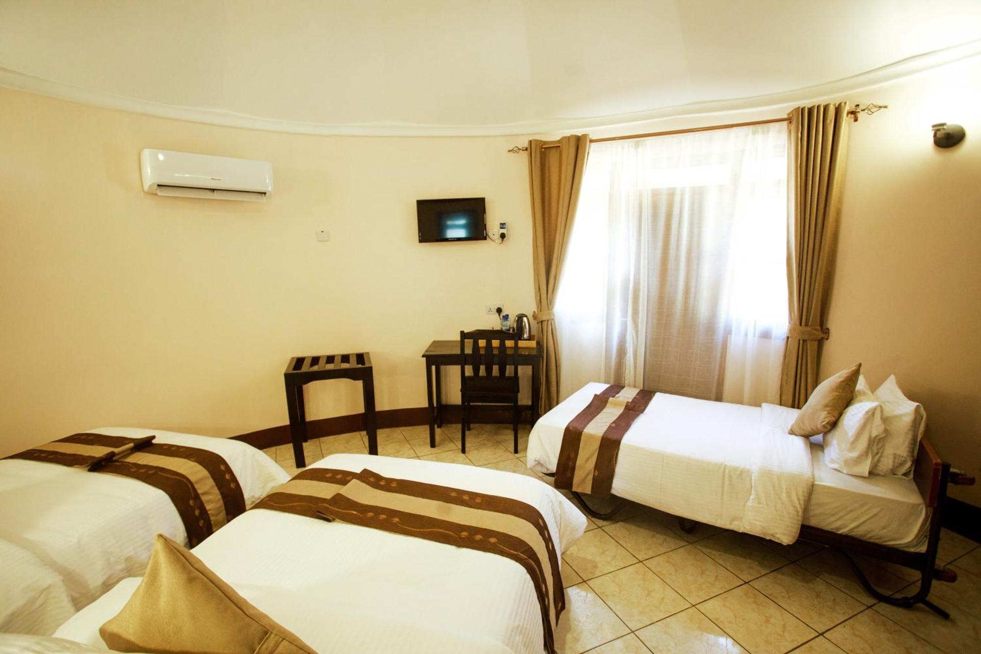 Keys Hotel Moshi Luaran gambar