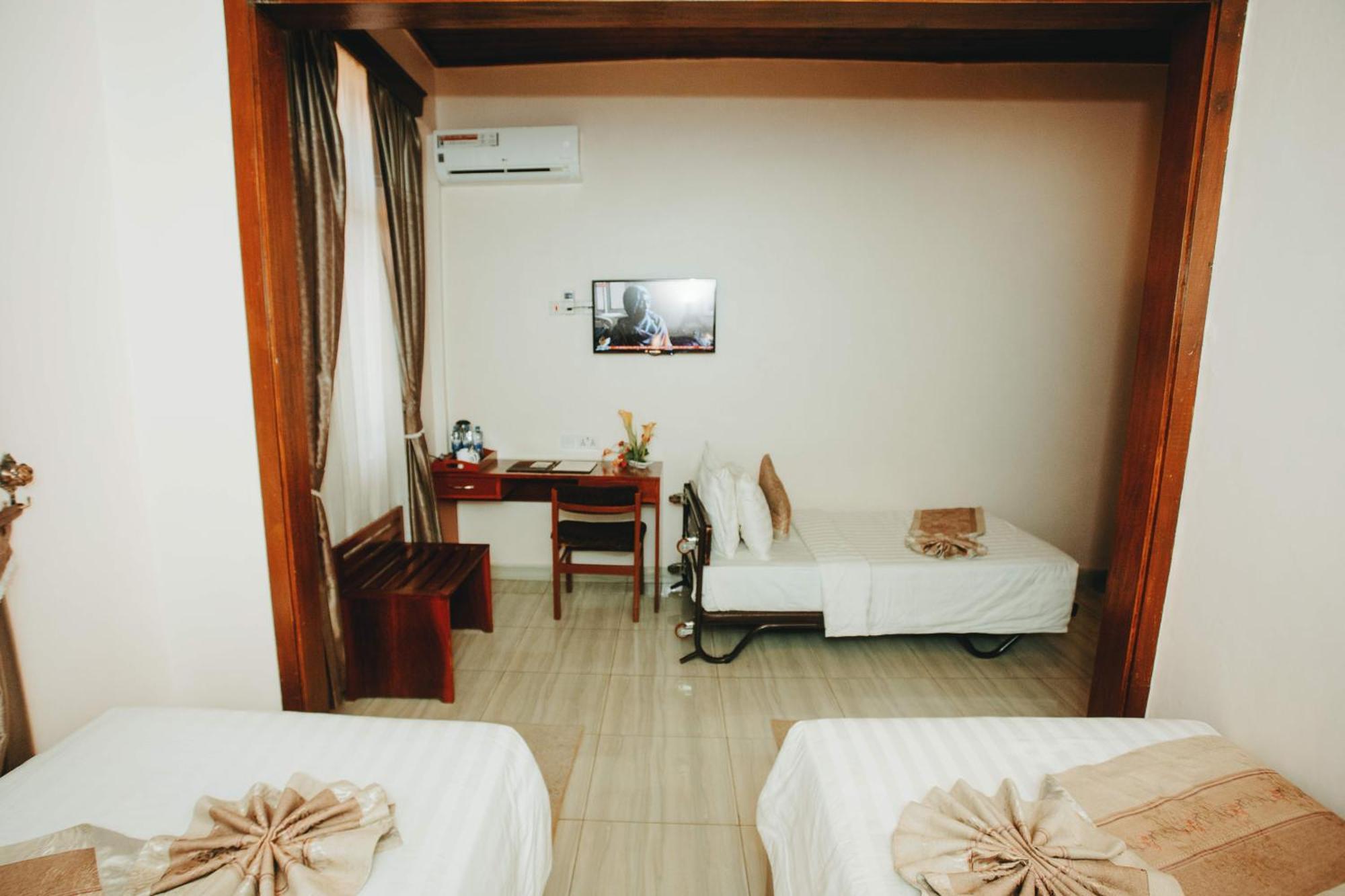 Keys Hotel Moshi Luaran gambar