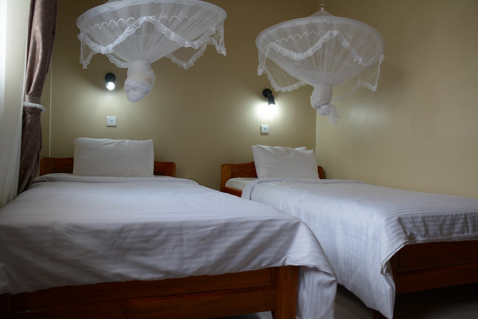 Keys Hotel Moshi Luaran gambar